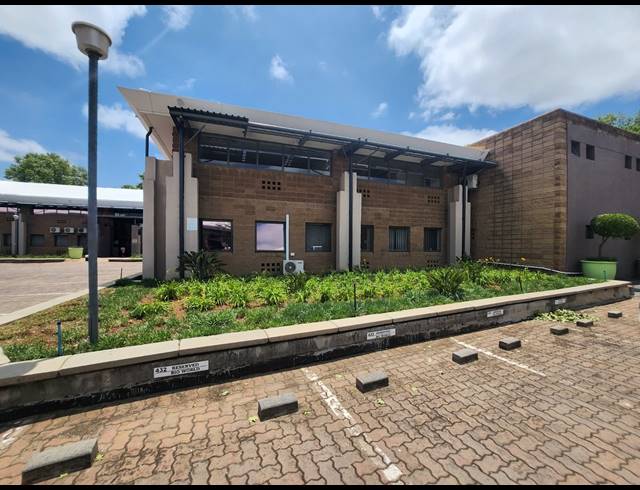 1,840M² OFFICE TO LET IN RANDJESPARK
